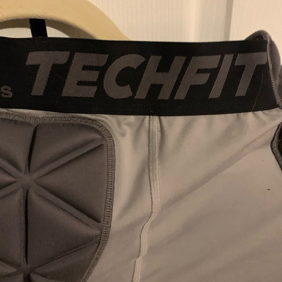 Adidas Techfit Smash 5-Pad Girdle, Mens Football Girdle, 2XL, Like New - Picture 8 of 10